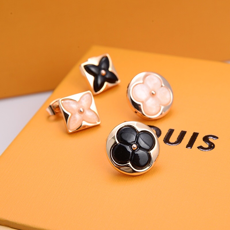 Khuyên Tai Đinh Tán Họa Tiết Chữ Louis Vuitton Thanh Lịch Dễ Thương Tinh Tế Thời Trang