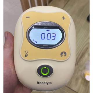 Máy hút sữa Medela Freestyle