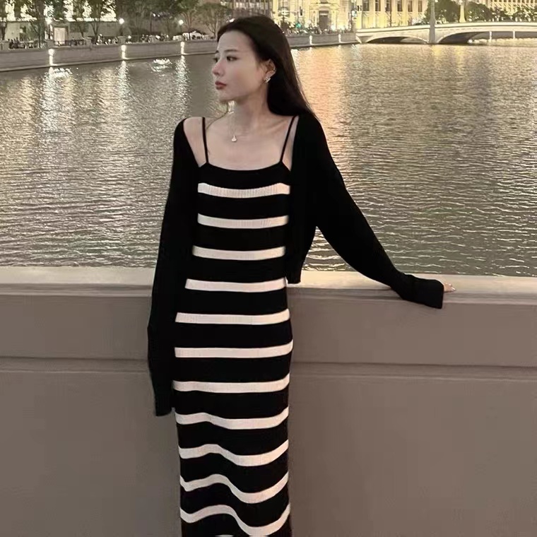 SUXI Đầm Midi Dệt Kim Sát Nách Hoạ Tiết Kẻ Sọc Thiết Kế Đơn Giản Hợp Thời Trang