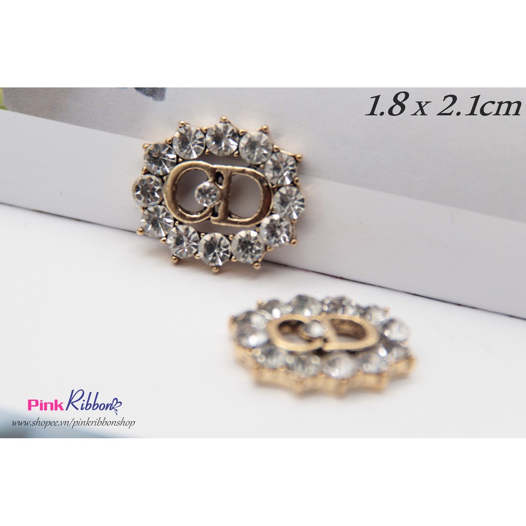 Charm C.D đính đá làm phụ liệu may mặc, thời trang