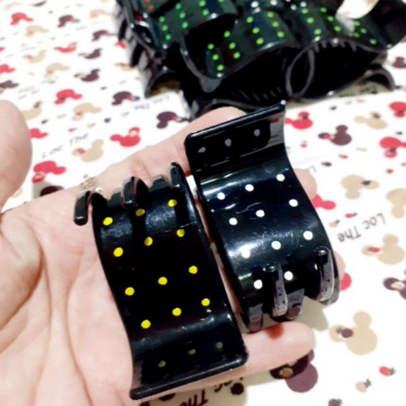 Sale Kẹp tóc 5 răng đen chấm bi màu