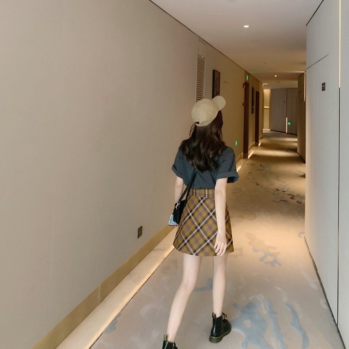 Set áo ngắn tay và chân váy phong cách phương Tây | BigBuy360 - bigbuy360.vn