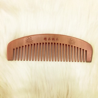 Lược gỗ Đào khắc hình