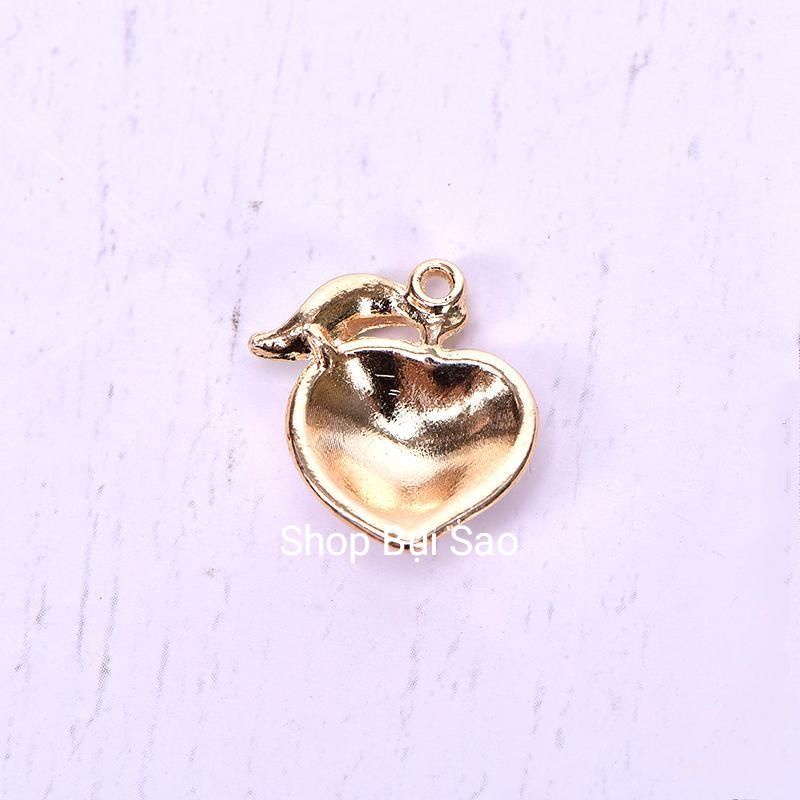Charm kim loại tráng men hình quả đào màu hồng