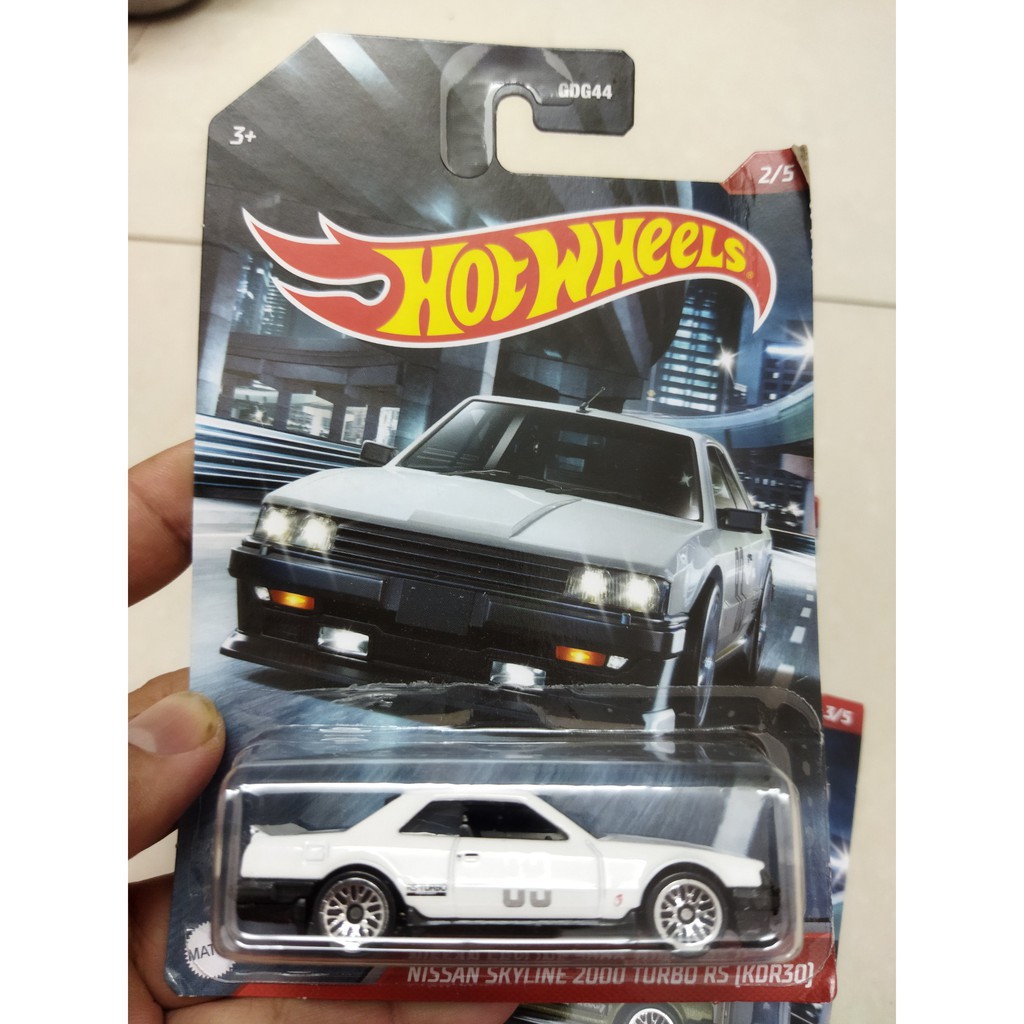 Xe Mô Hình Chính Hãng HotWheels - Nissan Skyline 2000 Turbo RS (KDR30)