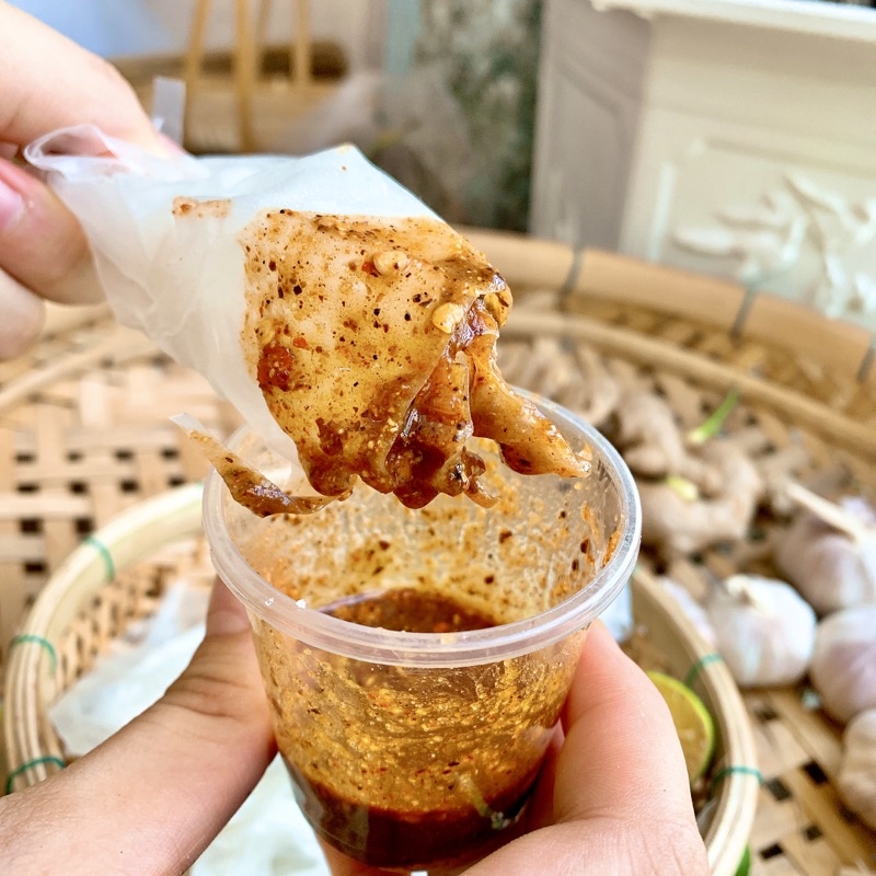 Bánh tráng rìa phơi sương chấm sốt muối ớt Mạnh Hùng