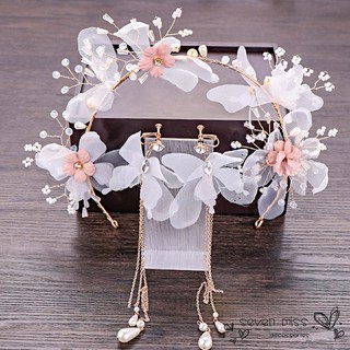 Vòng hoa đội đầu cô dâu xinh xắn