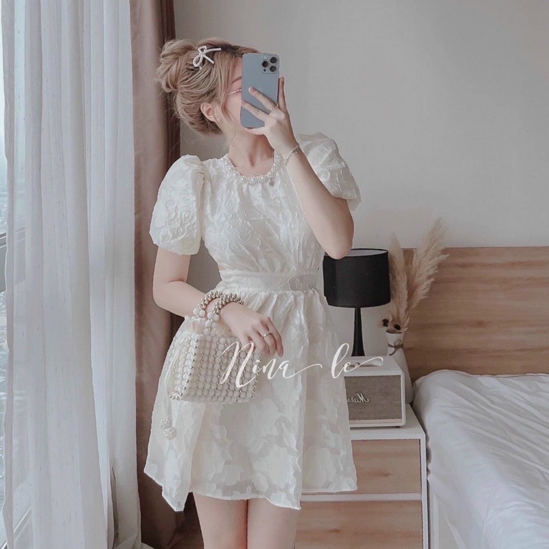 ĐẦM REN KEM CỔ NGỌC HỞ LƯNG