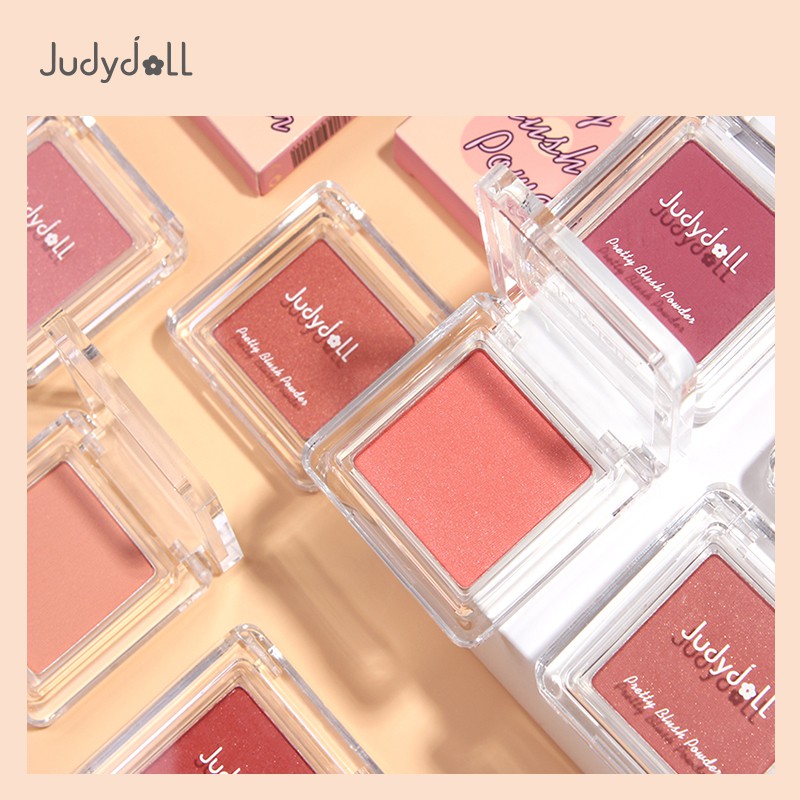 Phấn má hồng JudyDoll một màu giúp tạo khối và bắt sáng cho làn da