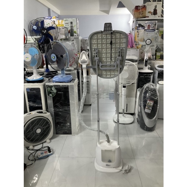 Bàn ủi hơi nước đứng Kangaroo KG-75B8 - Hàng trưng bày