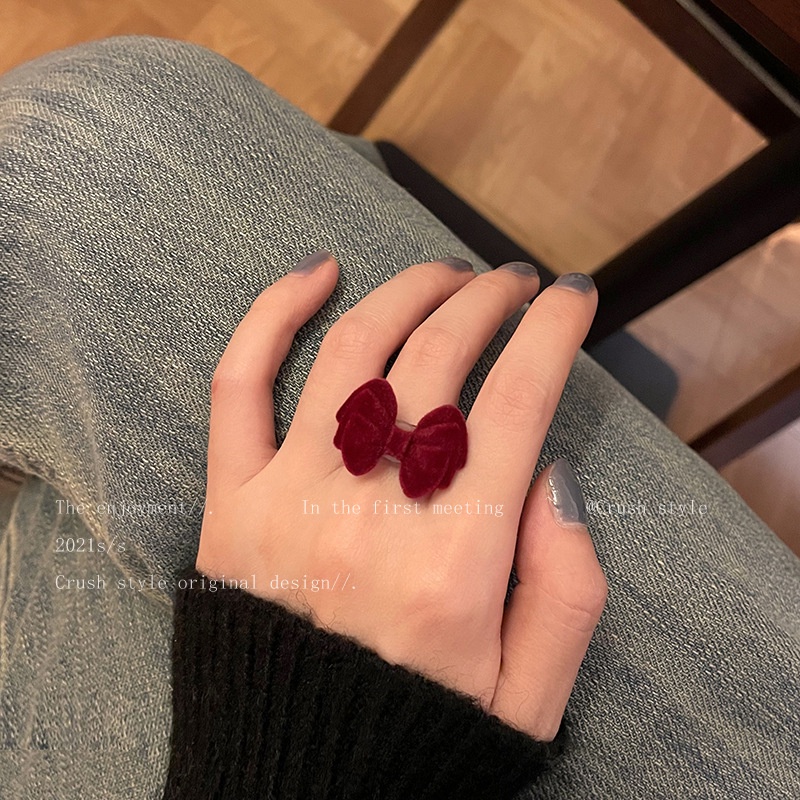 Nhẫn hình nơ trong suốt phong cách vintage