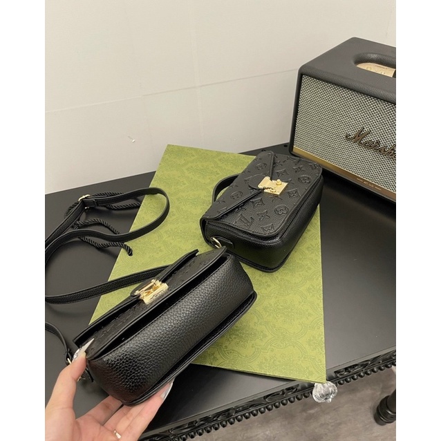 Túi xách nữ LV dập logo dạng hộp size 20 hot 2022