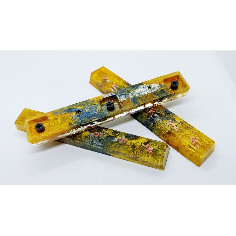 Keycap artisan cá koi thanh space bar tone vàng đen trang trí bàn phím cơ gaming.