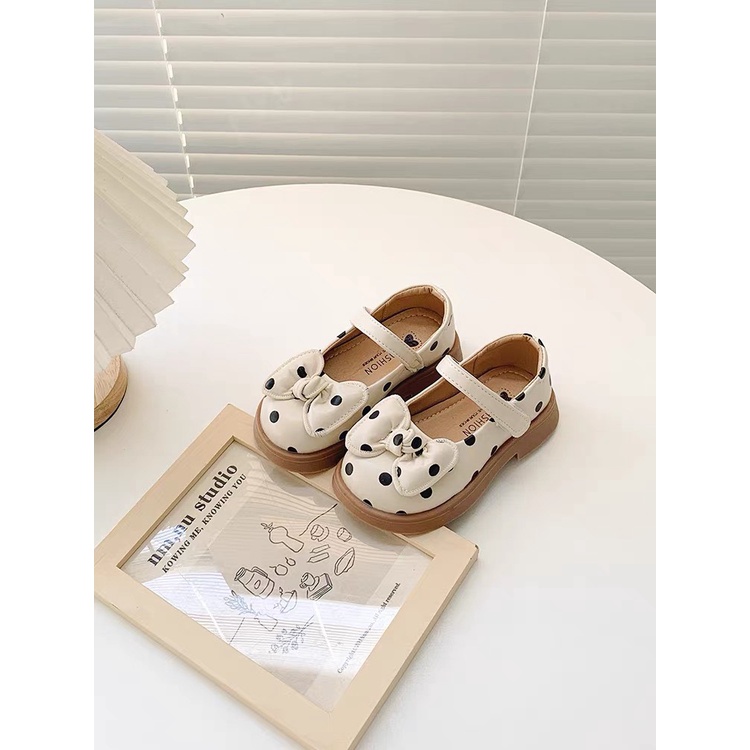 Giày búp bê cho bé gái - Giày bệt vintage chấm bi đính nơ dễ thương cho bé có quai dán chất da PU mềm C18 (sz21-sz30)