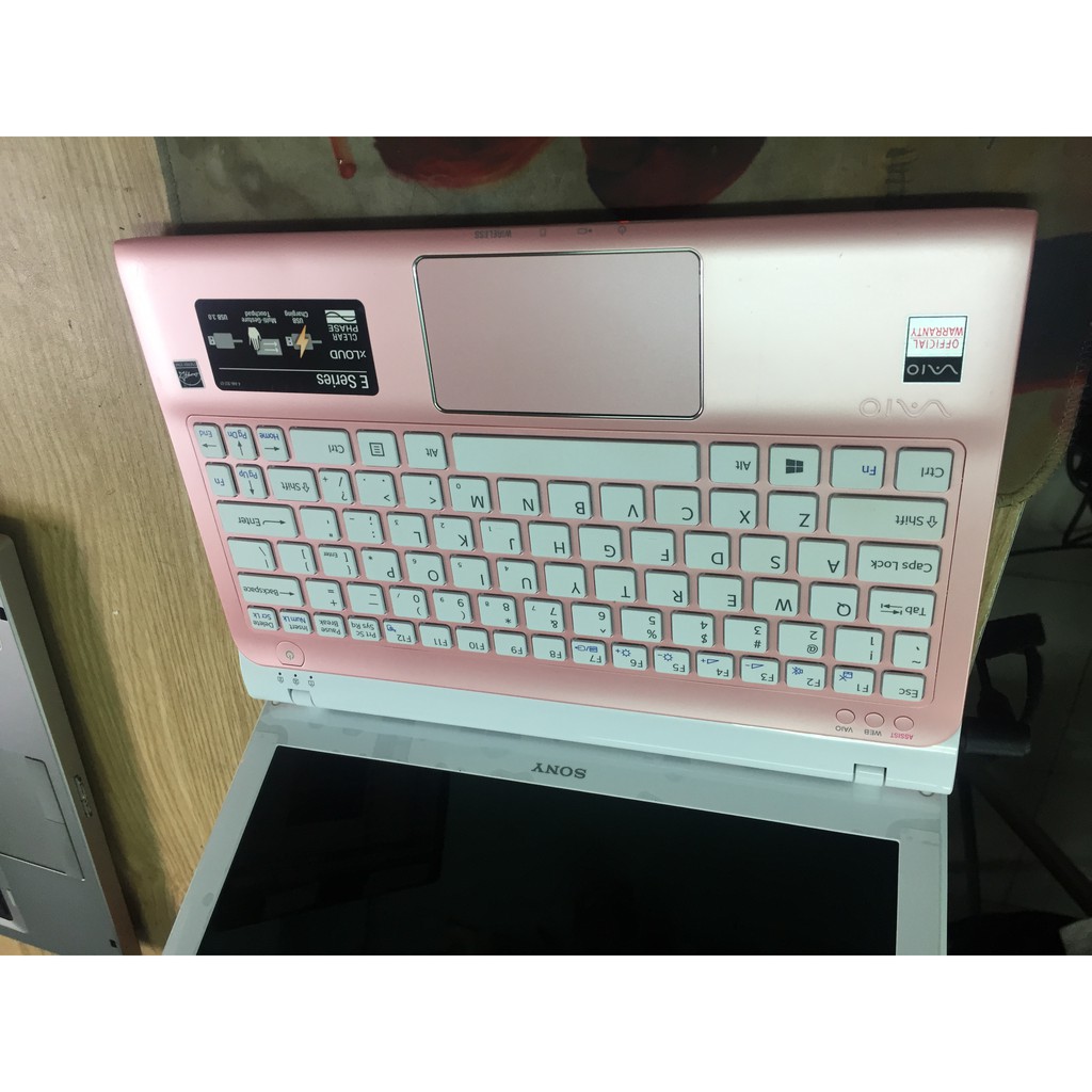 Sang chảnh laptop mini Sony vaio SVE11 màu hồng Ram 4gb HDD 320gb màn 11.6inh cạc rời AMD-7230M Tặng phụ kiện | BigBuy360 - bigbuy360.vn