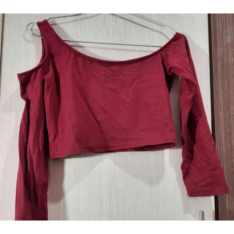 pass áo croptop tay kiểu.