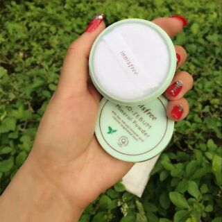 Phấn phủ dạng bột kiềm dầu Innisfree – no sebum