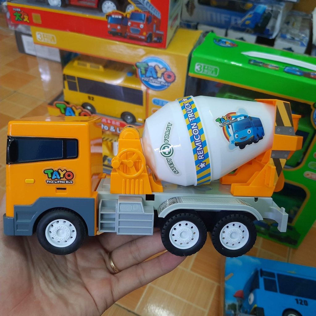 Bộ quà tặng đồ chơi trẻ em gồm 2 xe buýt Tayo the Little Bus có âm thanh và đèn mô hình xe to