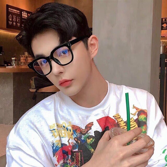 Kính hai chấm hàng đẹp | BigBuy360 - bigbuy360.vn