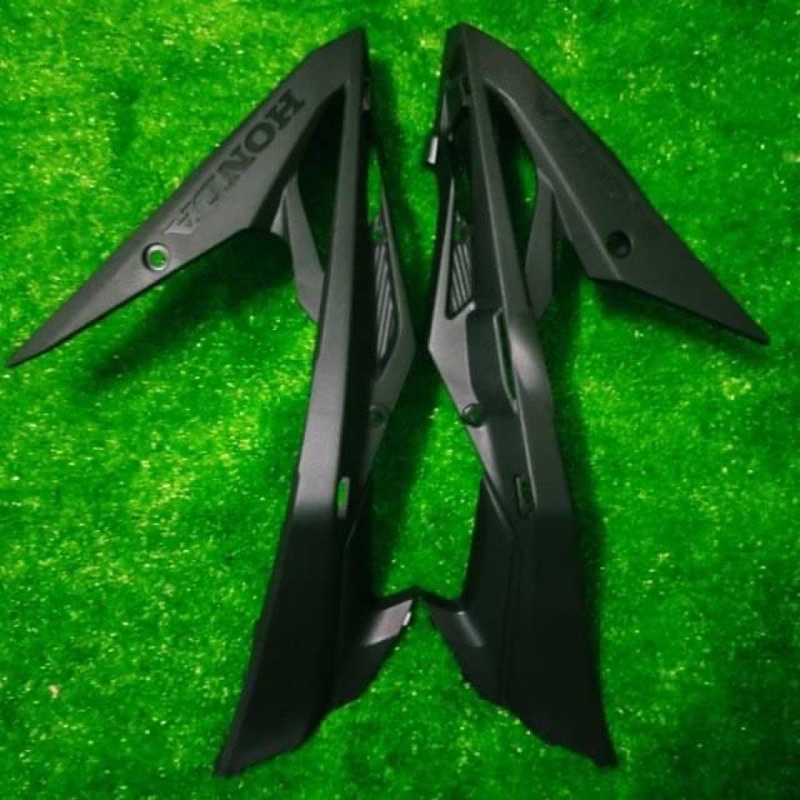 Nhựa nhám mỏ cày sonic 150r ( giá này là 1 bên liên hệ shop để đặt bên giúp em ạ )