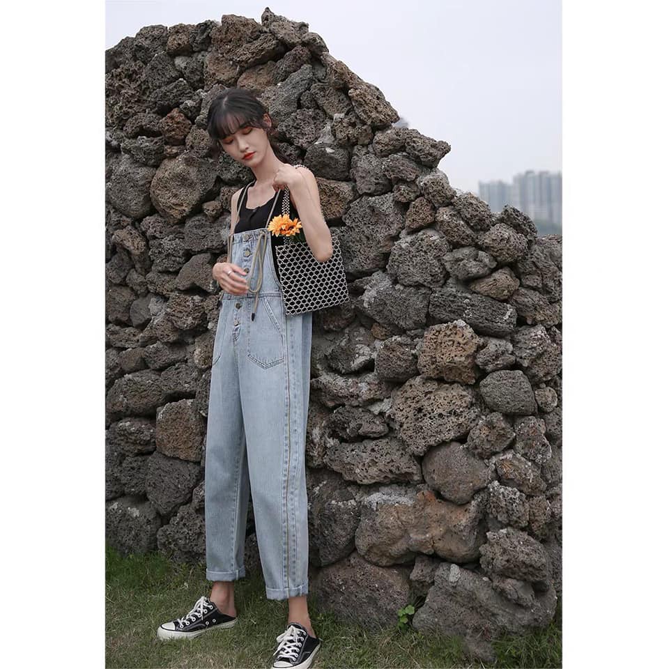 Quần yếm jean phối nút cột dây cách điệu, freesize đơn giản nhưng siêu dễ thương cho nữ, phong cách trẻ trung, năng động | BigBuy360 - bigbuy360.vn