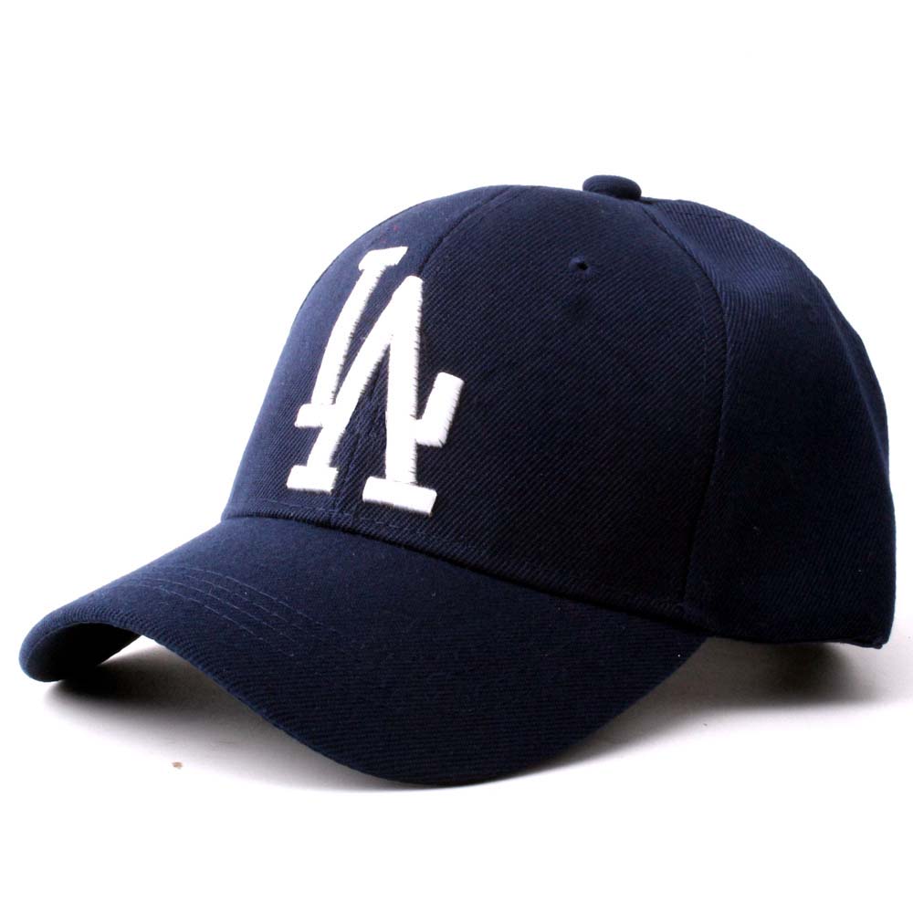 Young dynamic style embroidered cap for both men and women
