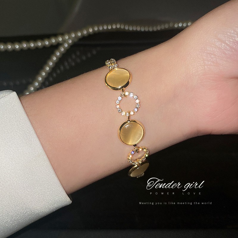 Vòng Đeo Tay Đính Đá Ngọc Trai Hình Tròn Họa Tiết Hoa Phong Cách Retro Đơn Giản Cho Nữ | BigBuy360 - bigbuy360.vn