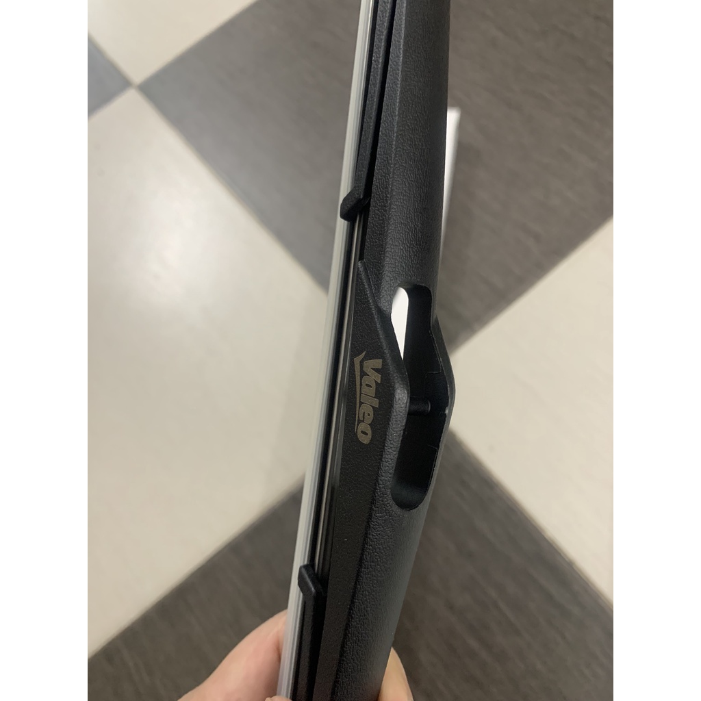 GẠT MƯA KÍNH SAU Ô TÔ CHÍNH HÃNG VALEO