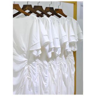Váy maxi trắng rút dây hông