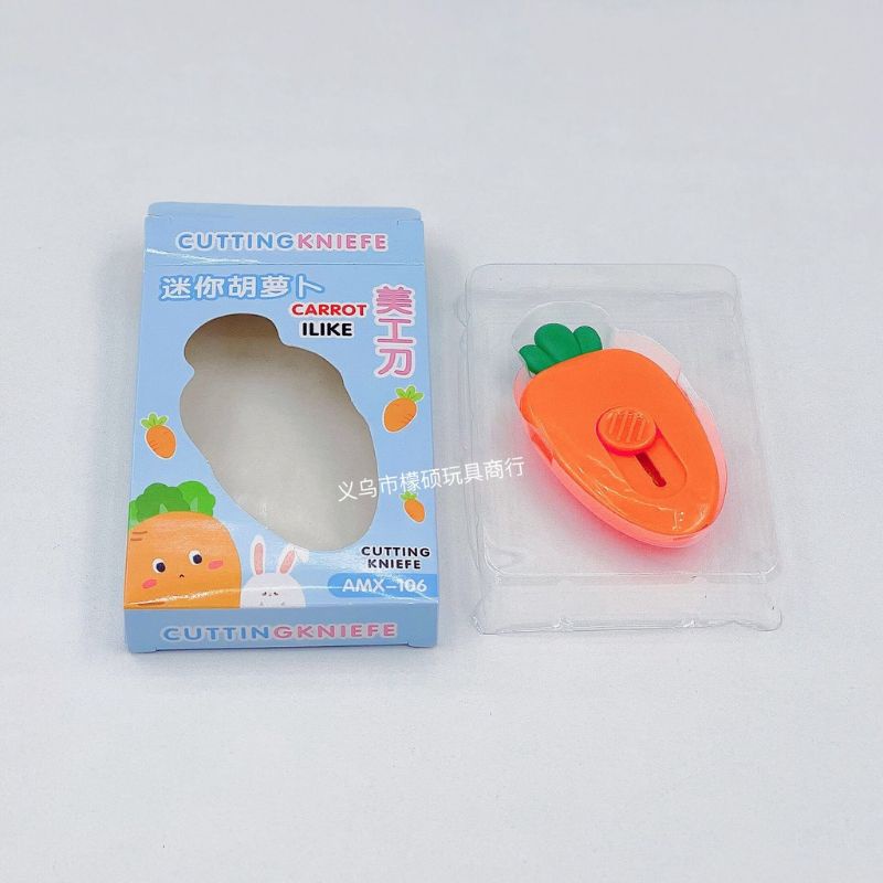 Dao rọc giấy hình trái cà rốt cute.