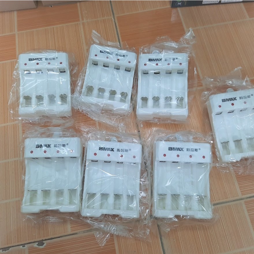 Bộ sạc pin con thỏ AA/AAA cổng USB dùng điện vi tính, sạc điện thoại