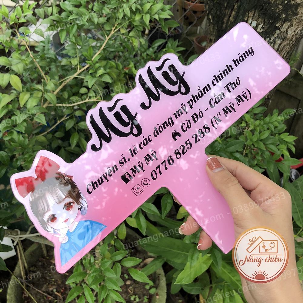 Mẫu biển mica tay cầm ghép hình cô gái dễ thương - Dành cho các shop bán mỹ phẩm online - Thiết kế theo yêu cầu