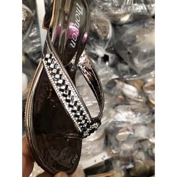 Dép kẹp gót 4-5p, quai đính đá rất đẹp, có size từ 36-39
