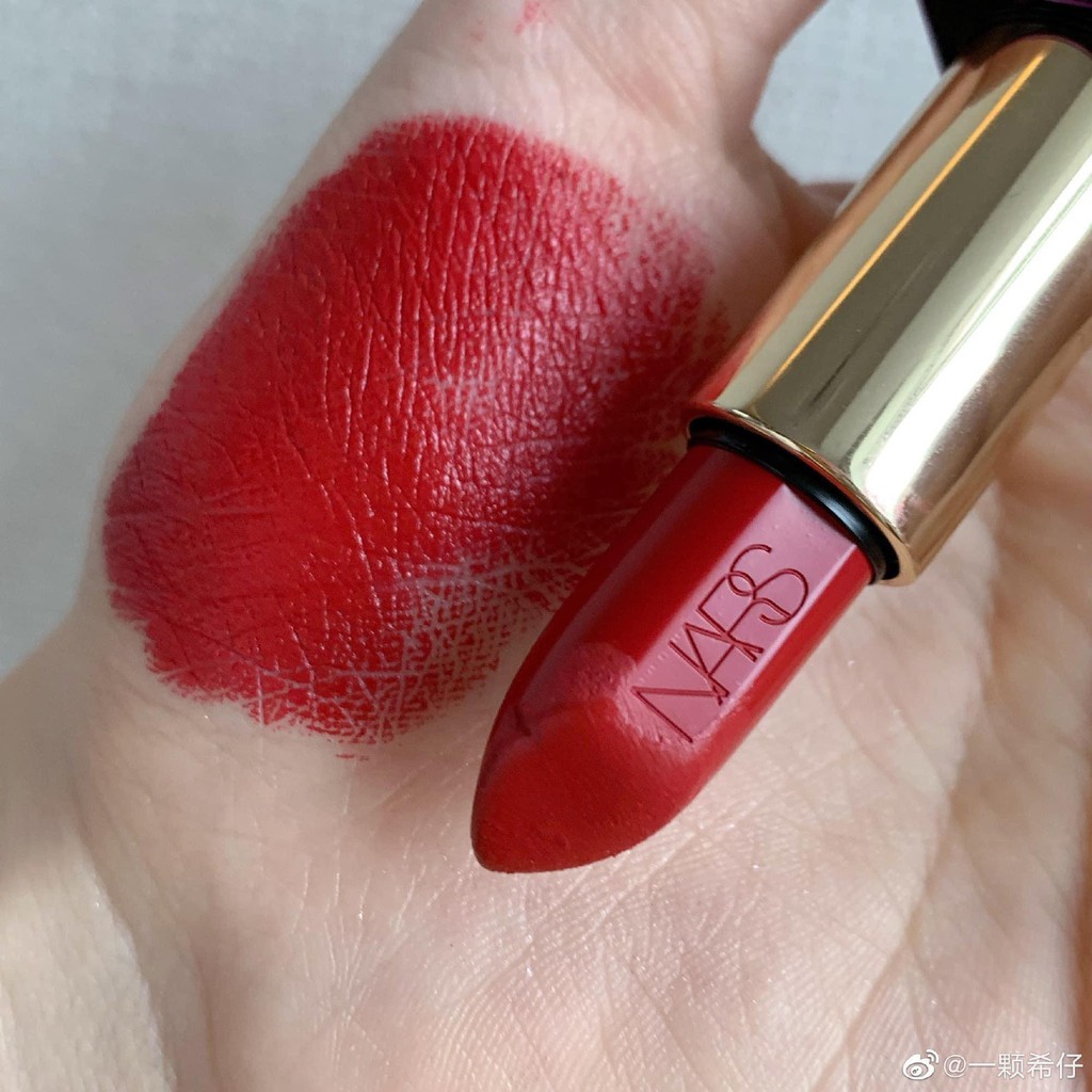 Son Thỏi NARS Audacious Lipstick - Vỏ Vàng Limited | BigBuy360 - bigbuy360.vn