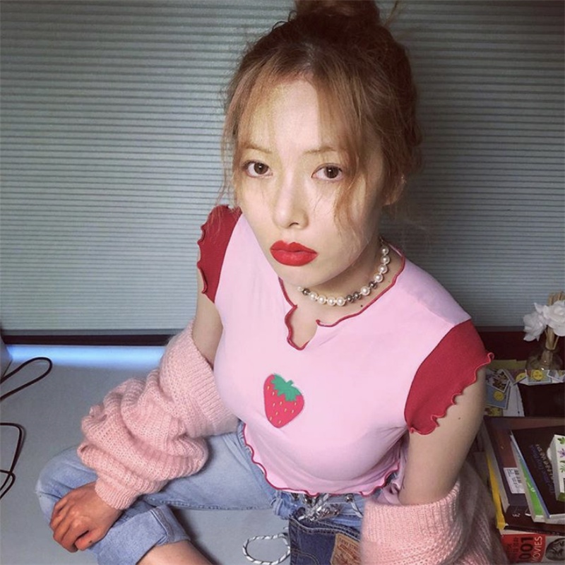 DUNEA Áo Sát Nách Cổ Chữ V Gợn Sóng Hoạ Tiết Dâu Tây Ngọt Ngào 3.3