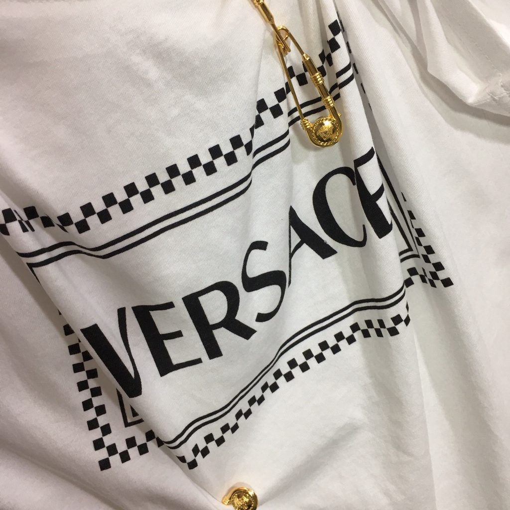Áo thun nữ thời trang cao cấp Versace thiết kế phá cách phong cách cuốn hút