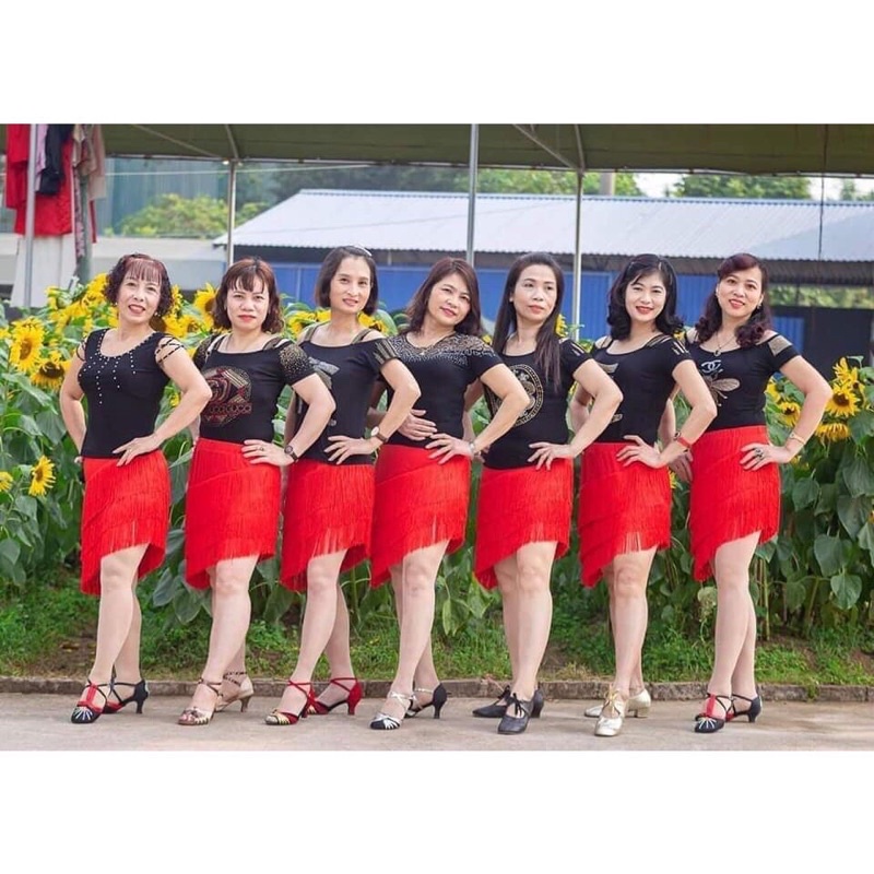 VÁY KHIÊU VŨ TUA RUA 3 tầng