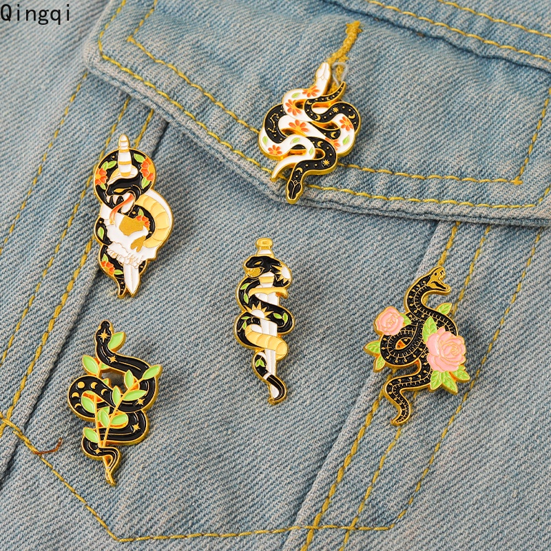 Ghim cài áo Miss Zoe hình rắn sang trọng