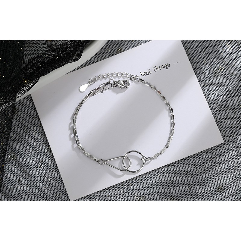 Lắc tay đan vào nhau xinh xắn