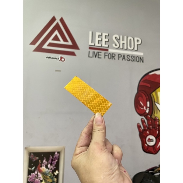 Miến dạ quang dán mắt mèo