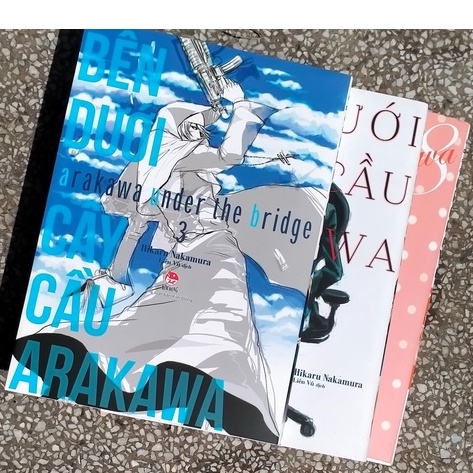 Bên dưới cây cầu arakawa