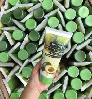 SỮA RỬA MẶT BƠ THÁI LAN 210g