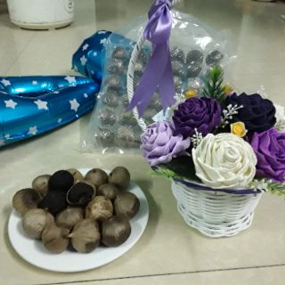 380k/kg Tỏi đen cô đơn
