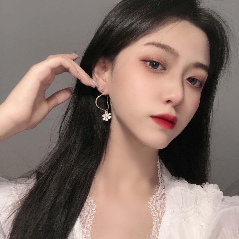 Khuyên Tai Lủng Lẳng Hình Hoa Cúc Dễ Thương Cổ Điển Cho Nữ
