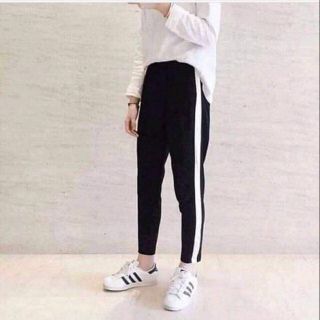 Com bo váy + quần sọc da cá