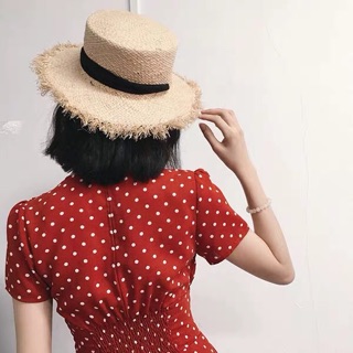 Váy chấm bi đỏ
