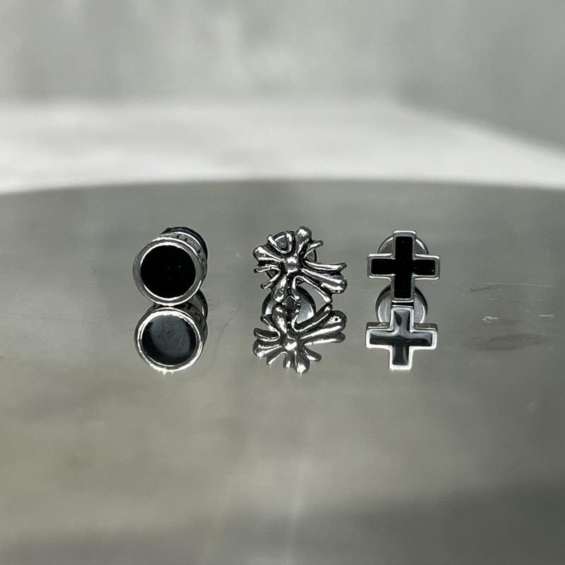 Khuyên tai xỏ lỗ mặt biểu tượng