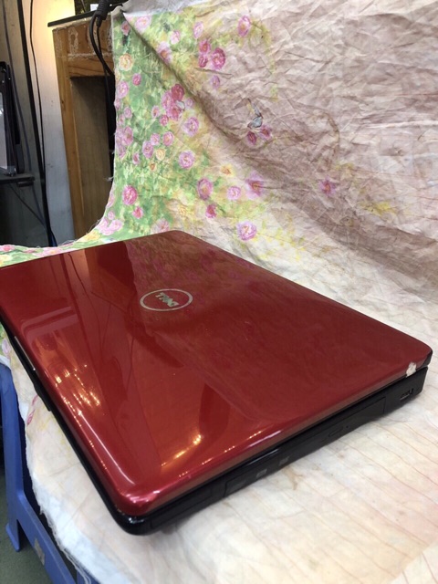 Laptop Dell 1545 đỏ đẹp thời trang thiết kế tinh khôi từng đường net | BigBuy360 - bigbuy360.vn