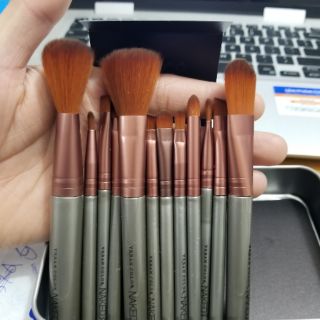 Bộ cọ trang điểm 13 cây naked3