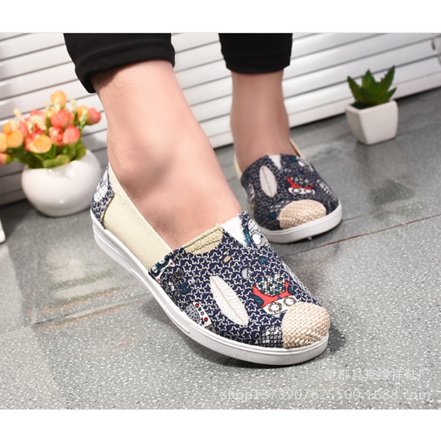 GIÀY LƯỜI SLIP ON VINTAGE HOẠ TIẾT CHIẾC LÁ MÀU XANH ĐẬM